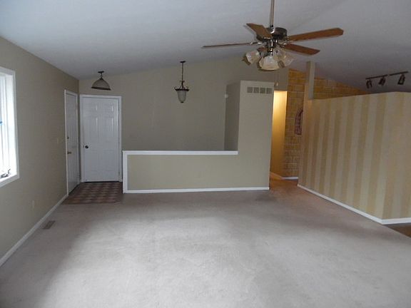 5th image of 113 Staffordshire Dr NE