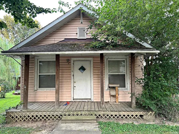 226 S Mulberry St, Oakland City, IN 47660