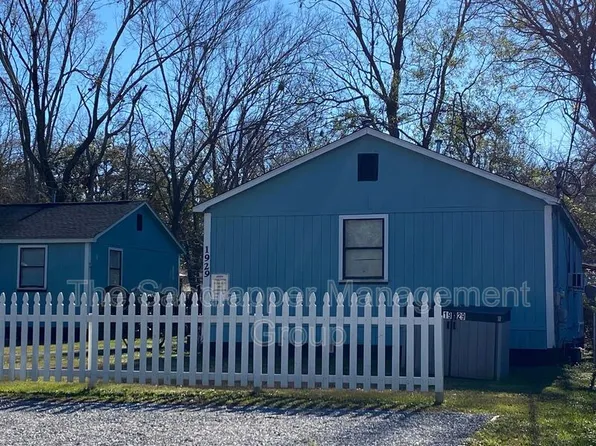 1927D Iron St, Charleston, SC 29406