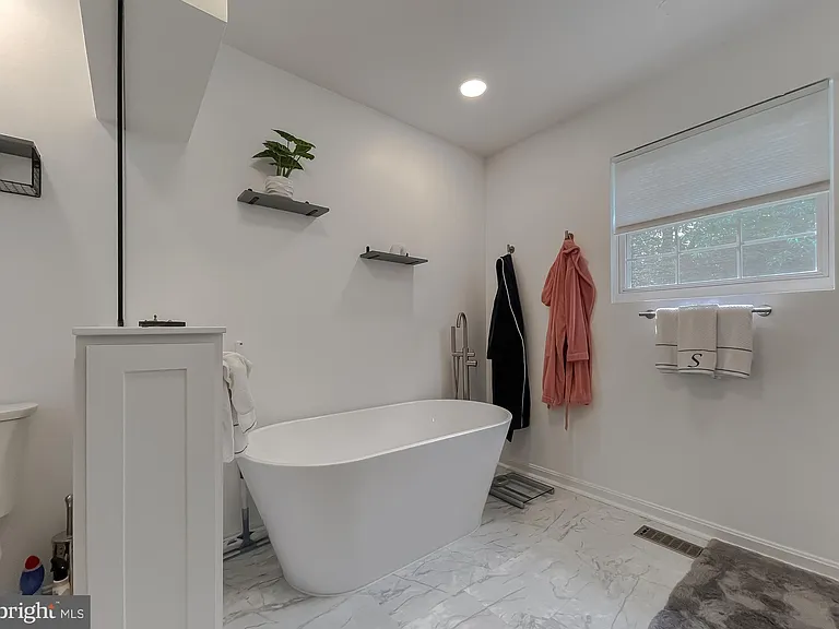 48221 Keel Dr — Photo 45