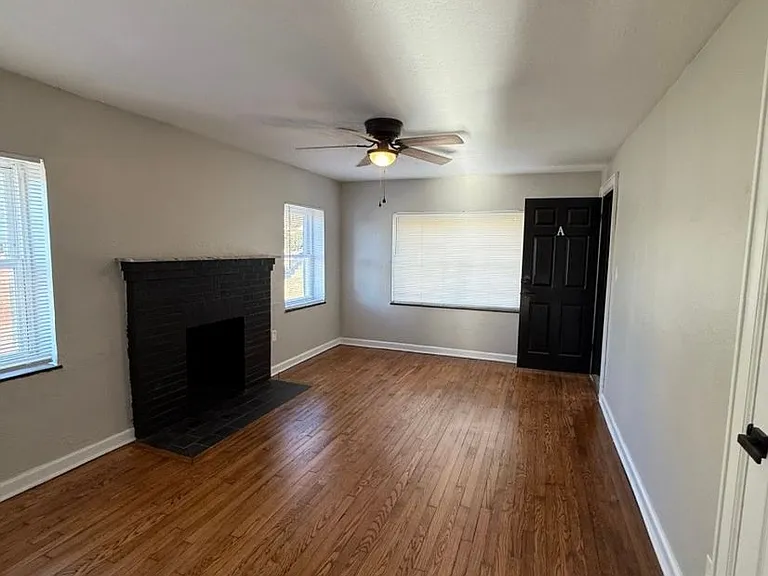 232 Sutherland Dr — Photo 1