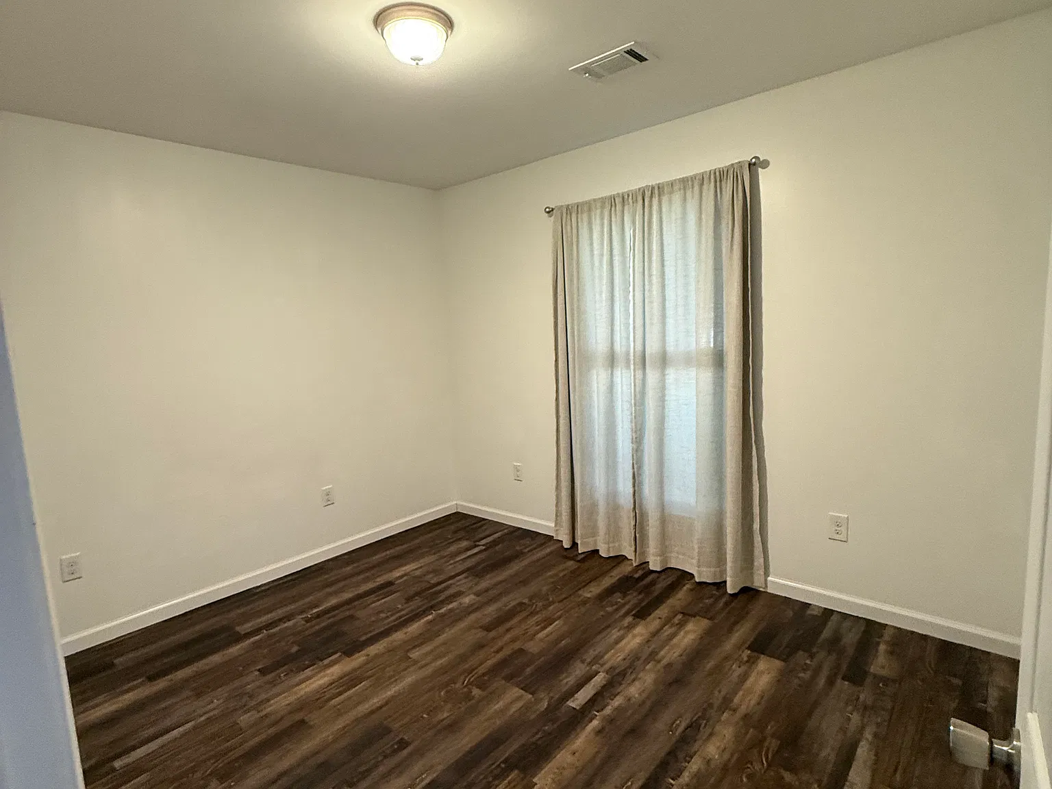 4 bed, 1425 sqft, $3,000 — Photo 2