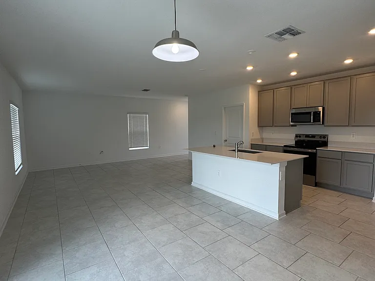 529 Bell Prairie Cir — Photo 5