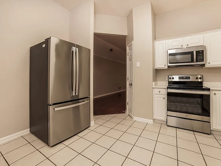 3950 Spring Lakes Cir — Photo 7