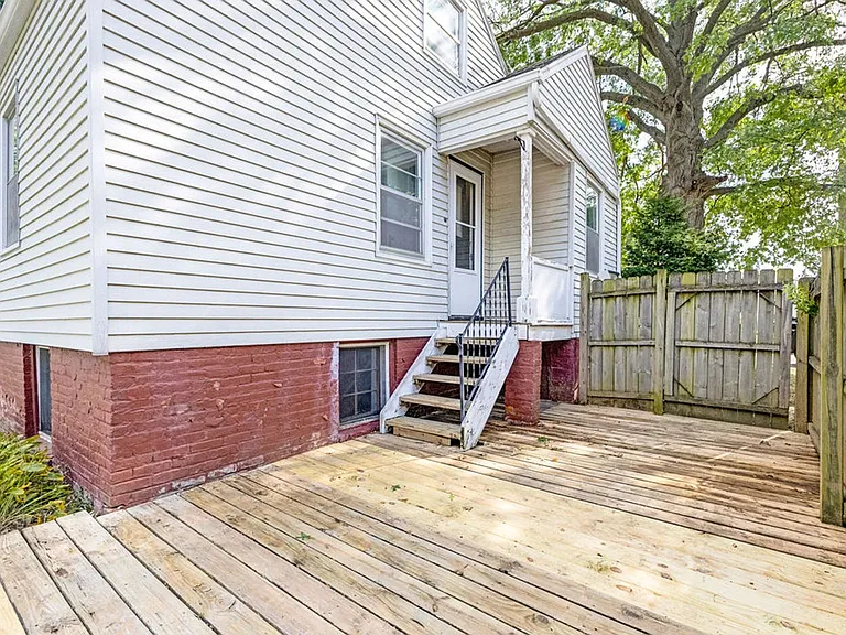 2815 Francis St — Photo 33