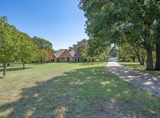 9050 Karen Ln, Terrell, TX 75160