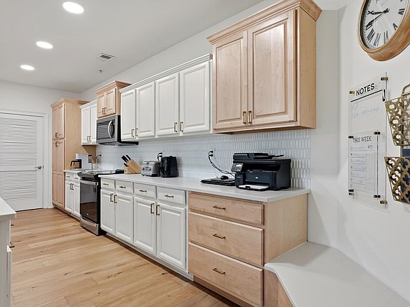 5th image of 2180 Waterview Dr. #1044