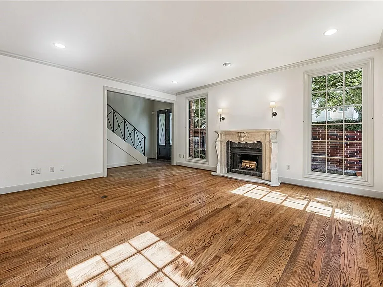 1601 Norfolk St — Photo 6