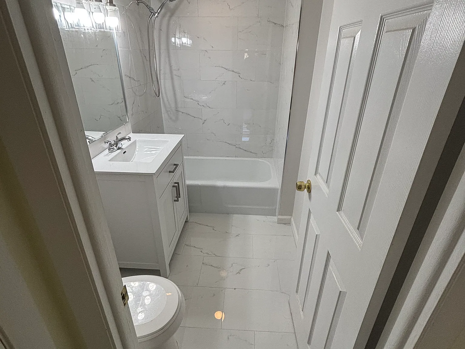 2 bed, 900 sqft, $1,600 — Photo 4