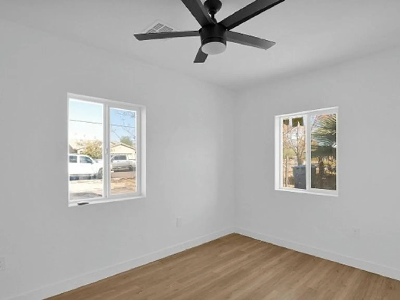 Newly Renovated 2 Bedroom, 1 Bath, with Stainless Appliances! — Photo 4