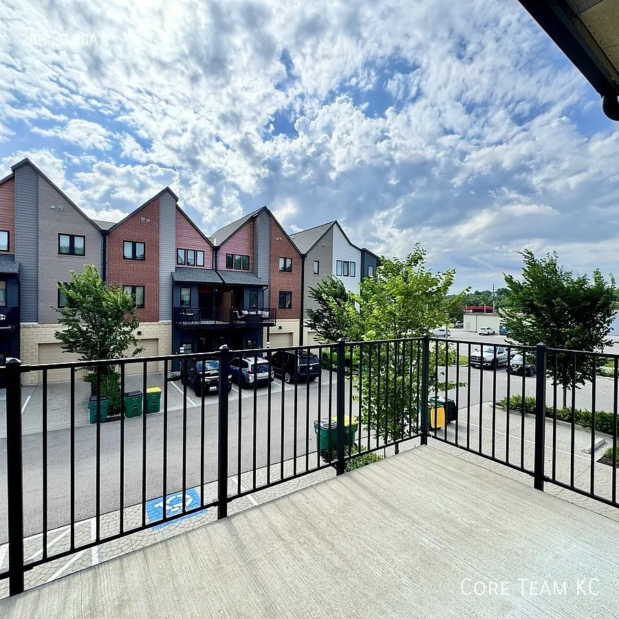 2 Bed Split Level Townhome for Rent in Shawnee — Photo 4