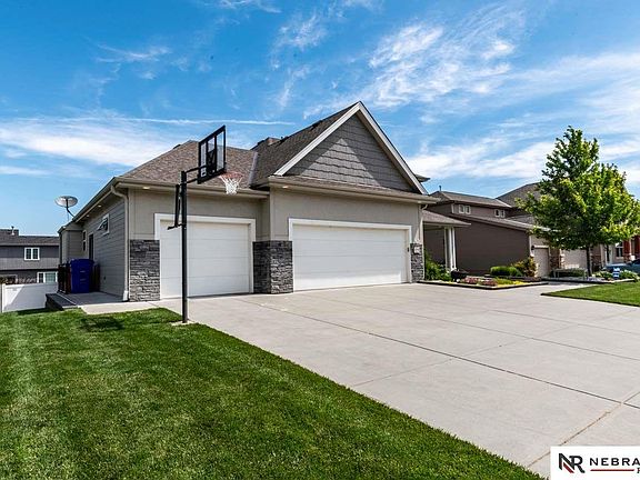 2nd image of 1006 Clearwater Dr