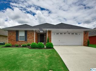 212 Shadow Cove Dr SW, Huntsville, AL 35824