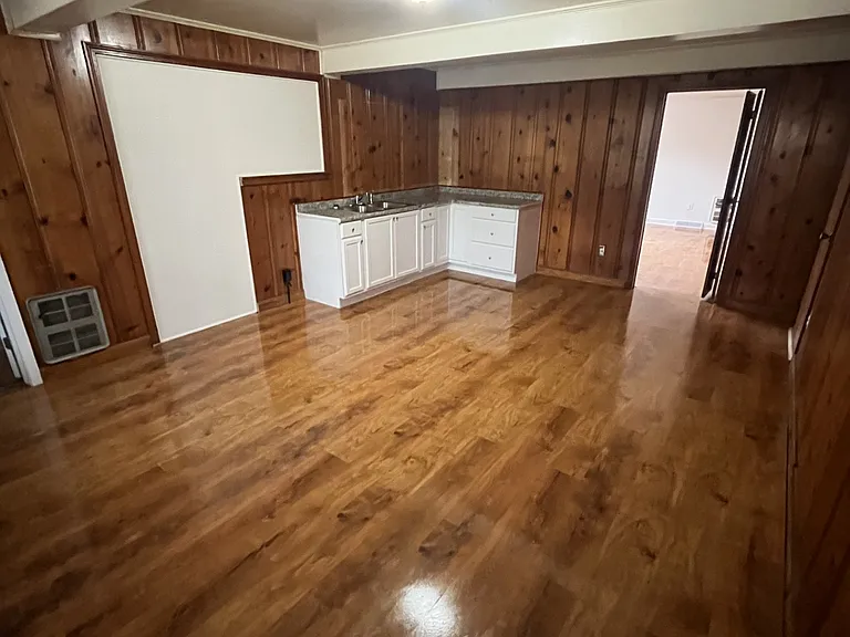 513A S Cummings St — Photo 3