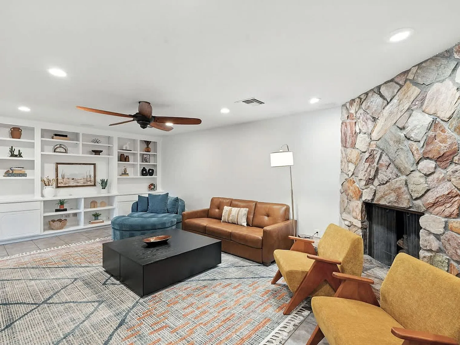 4 bed, 2.0 bath, $7,541 — Photo 1