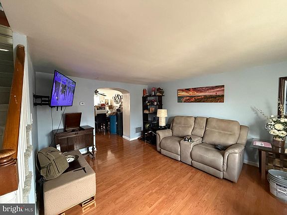 5th image of 7017 Rutland St