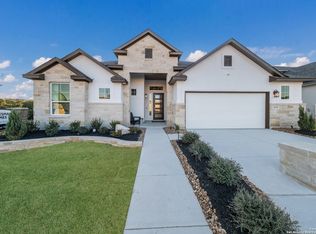 554 Englewood Ln, Castroville, TX 78009