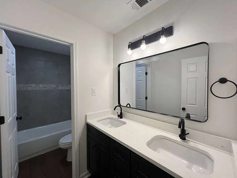 3558 Denver St — Photo 3