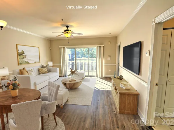 9022 Meadow Vista Rd, Charlotte, NC 28213