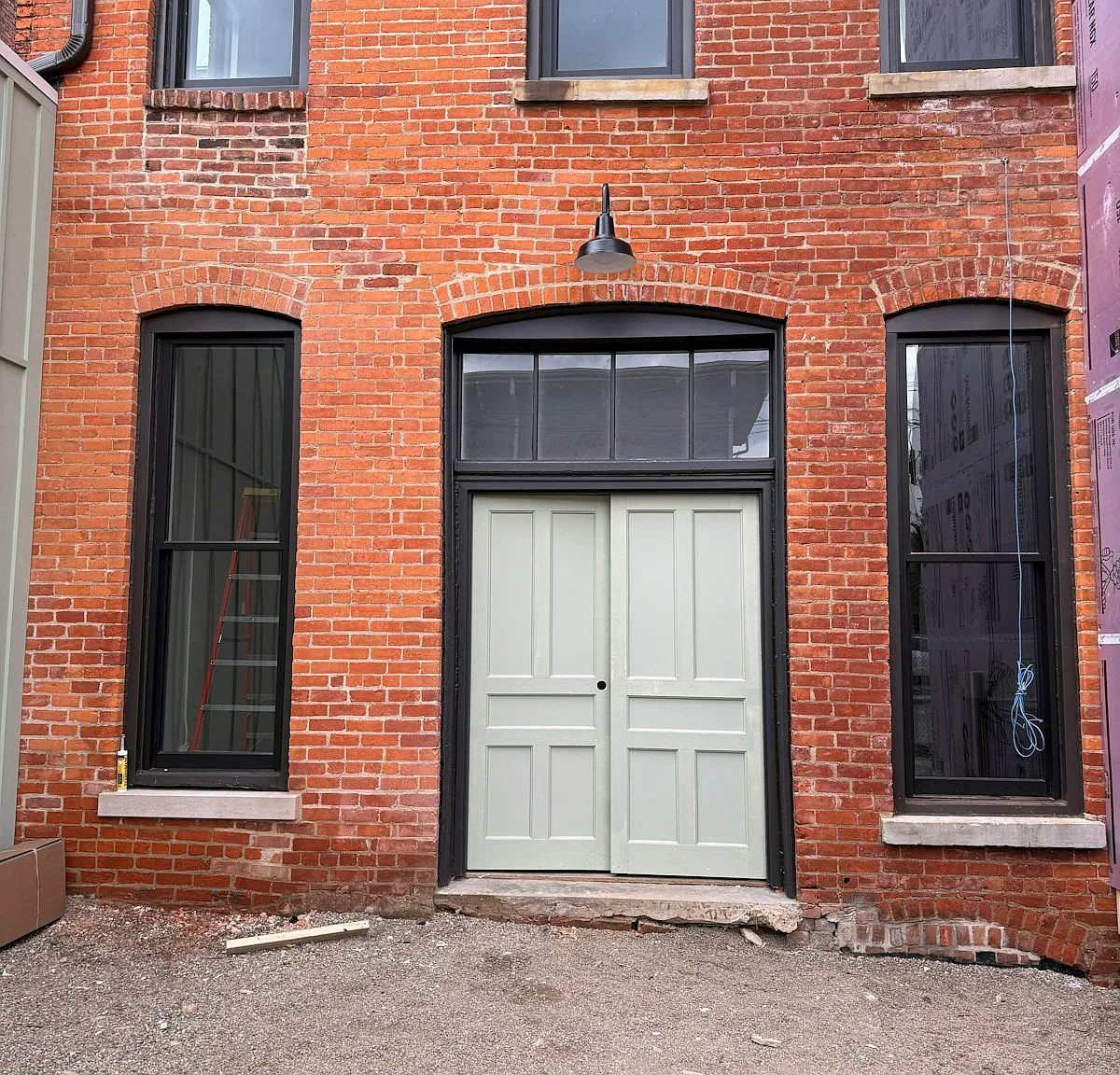 106 E Erie St — Photo 2