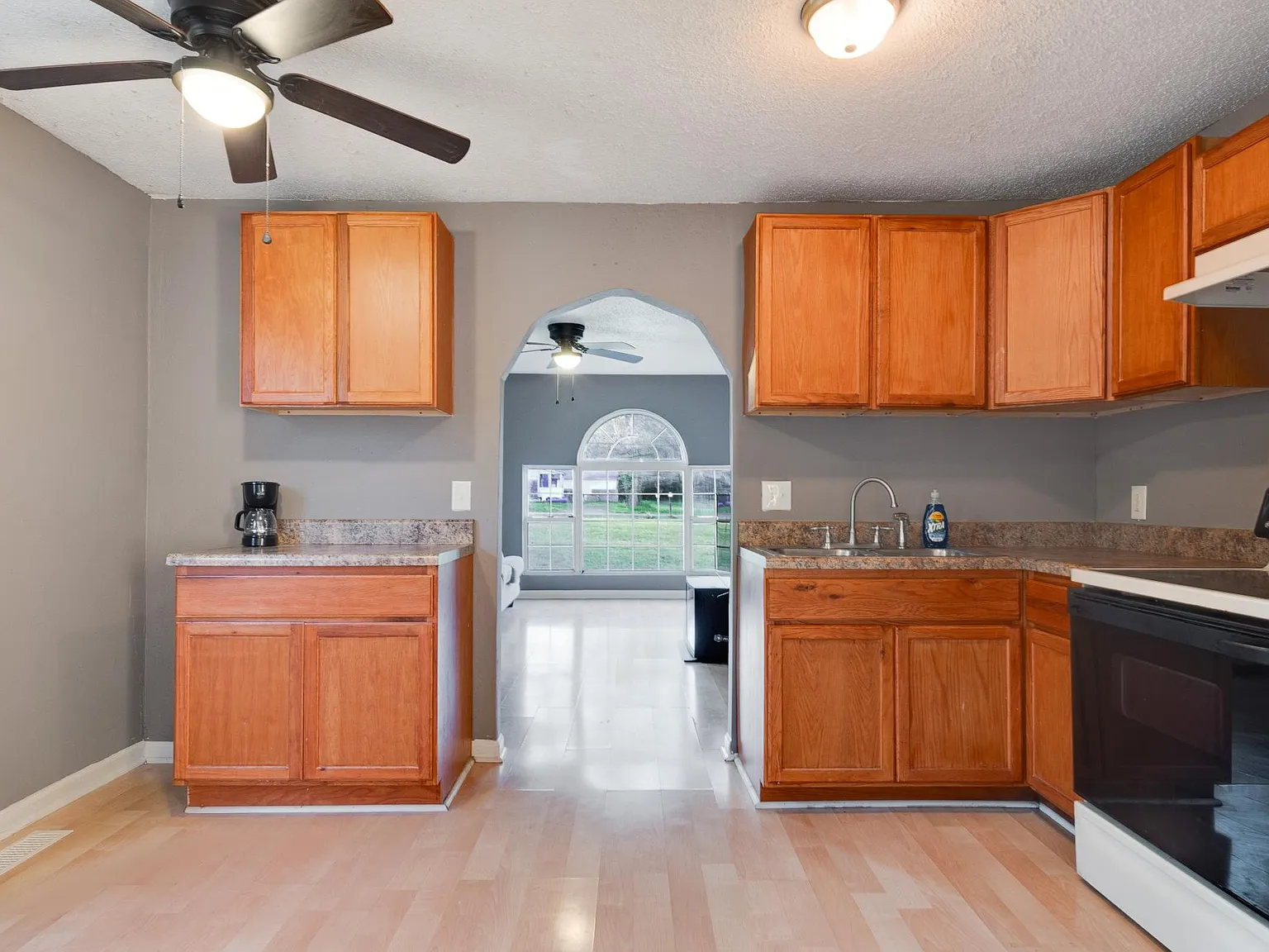 217 W Winchester St — Photo 4