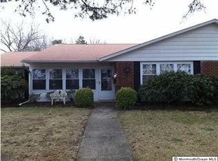 898A Dumbarton Dr, Lakewood, NJ