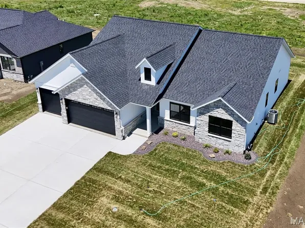 308 Rumsfeld Dr, Troy, IL 62094