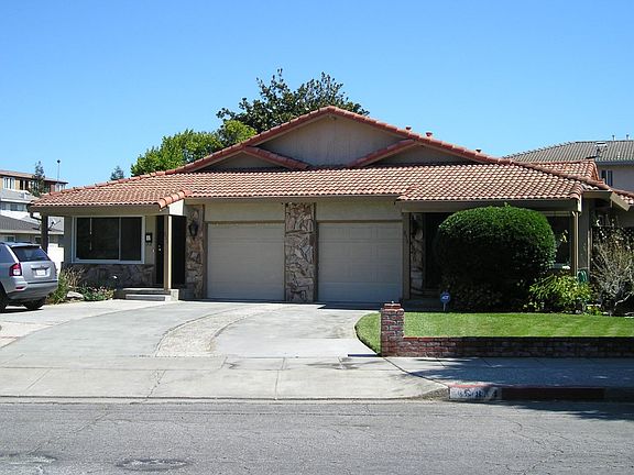 2nd image of 854 Opal Dr