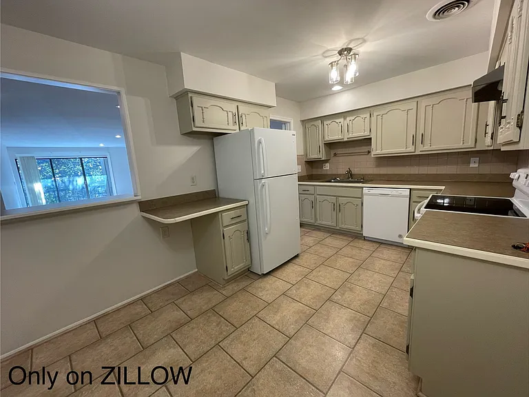 27330 Arborway Rd #28 — Photo 9