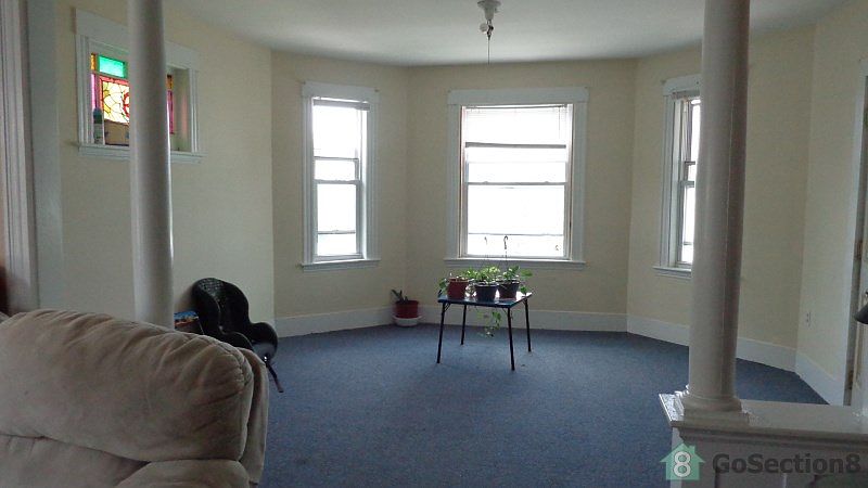 2nd image of 22 Wall St #3