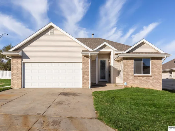 9208 Laurel Plz, Omaha, NE 68134