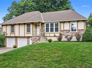 6412 Greenwood St, Shawnee, KS 66216