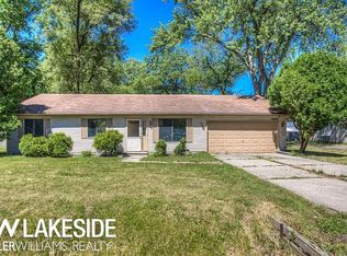 21625 Roosevelt Ave, Farmington Hills, MI 48336