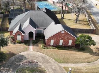 100 Claremont Cir, Lafayette, LA 70508