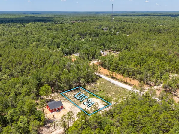 24 E Dogwood Ave, Defuniak Springs, FL 32433