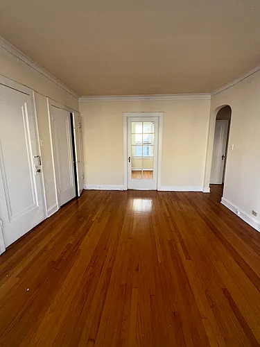 4437 N Wolcott Ave #3W Photo 1