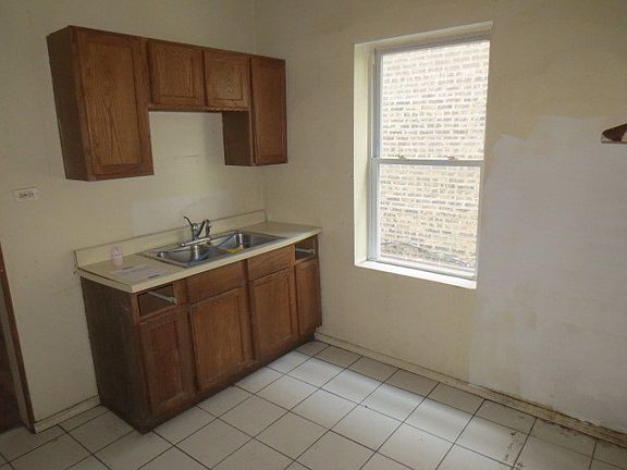 5th image of 5408 W Cortland St