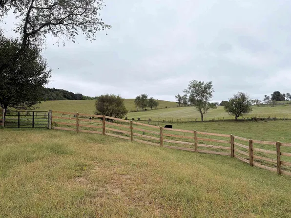Meadow Creek Rd, Christiansburg, VA 24073