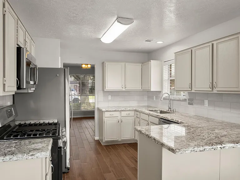11307 Travelers Way Cir — Photo 9