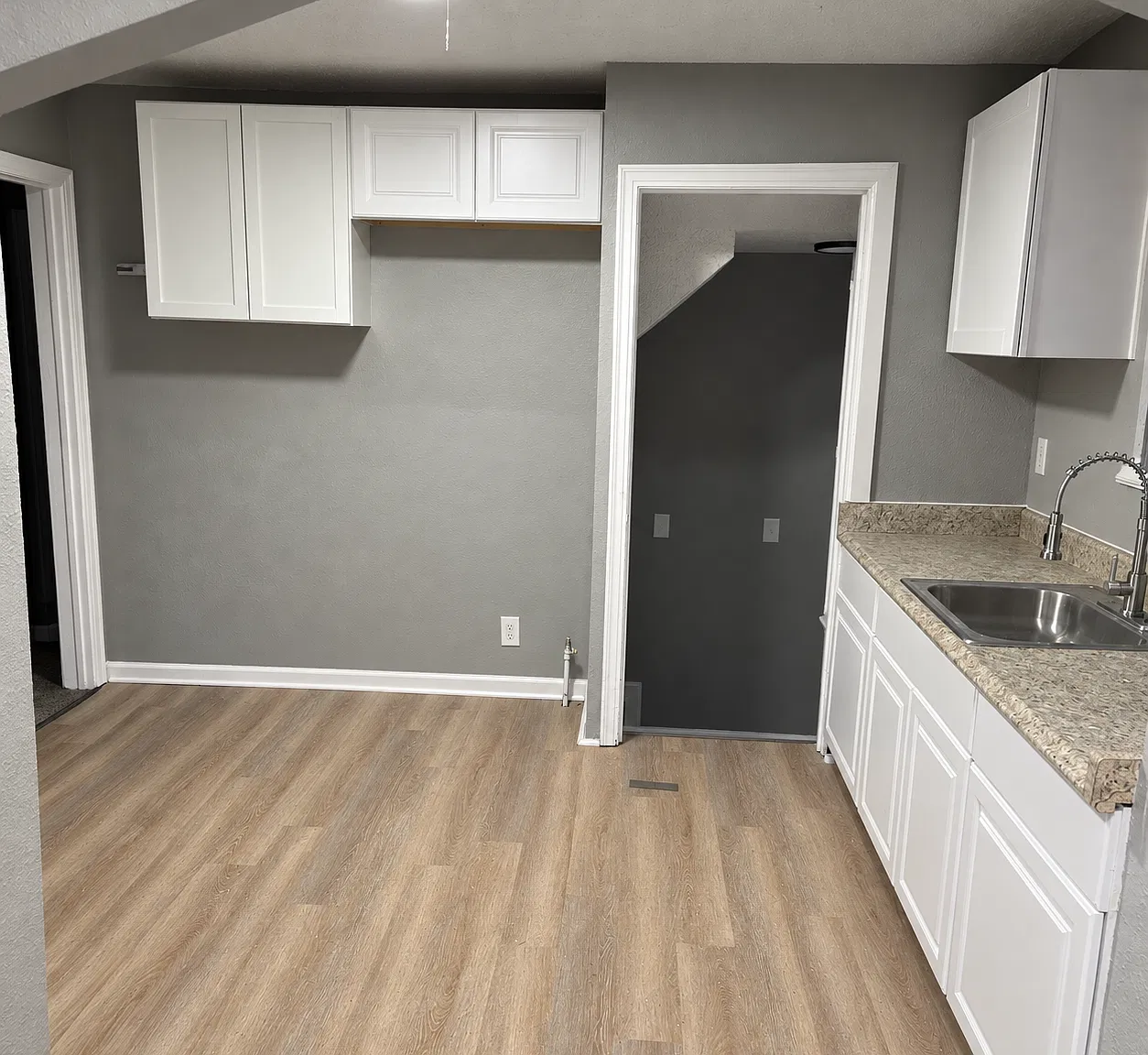 3 bed, 831 sqft, $1,375 — Photo 1