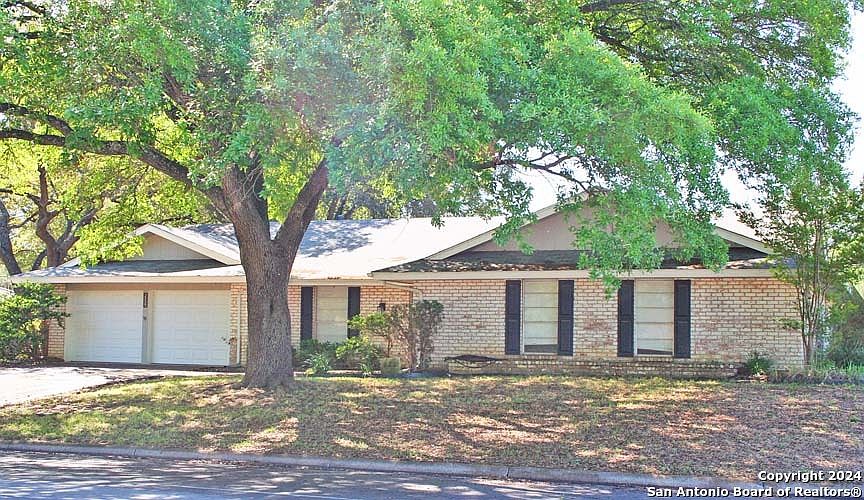 1st image of 522 CRESTWAY DR