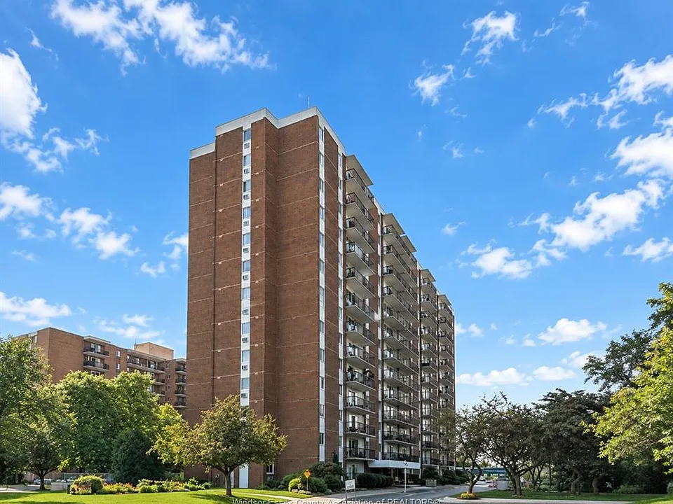 8591 Riverside Dr E #709