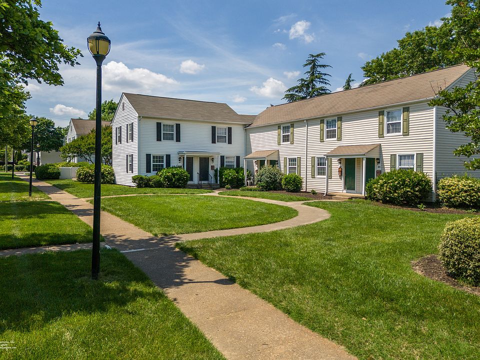 The Village at Horsepen townhome exterior and pocket park