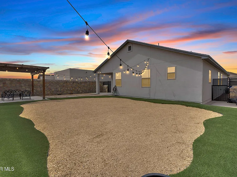 7846 Enchanted Ridge Dr — Photo 31