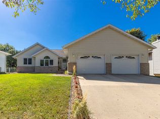 820 Wendy Rd, Waterloo, IA 50701