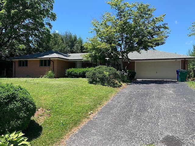 1st image of 848 Hutcheson Dr