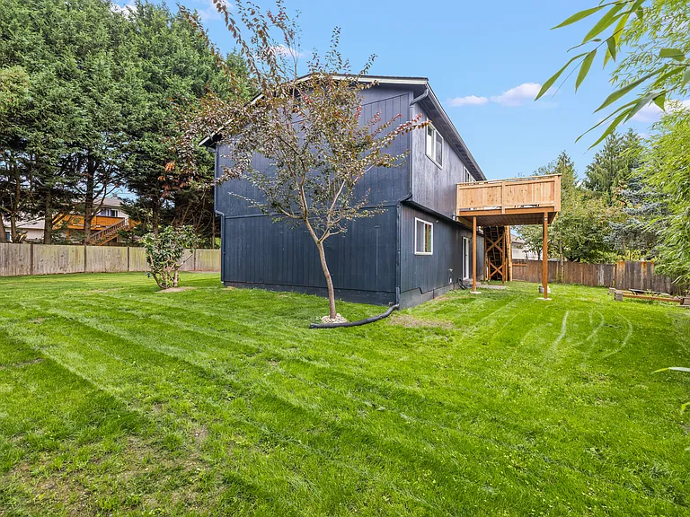 920 207th Pl SE — Photo 37