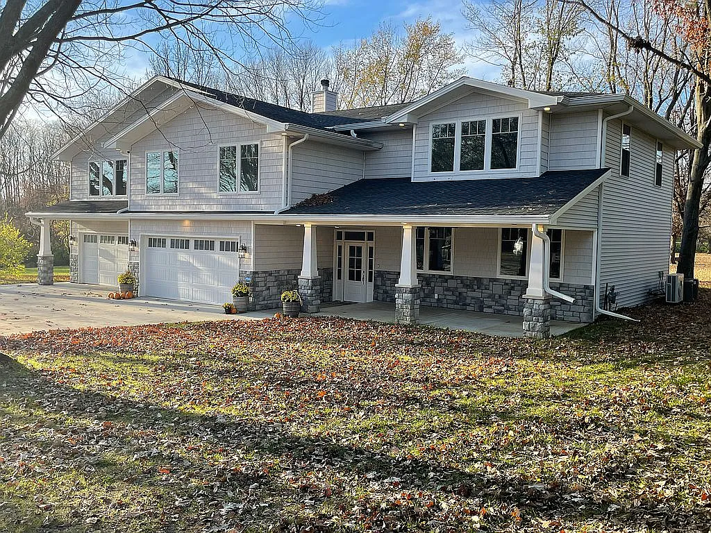 1304 Westchester Ct photo 1