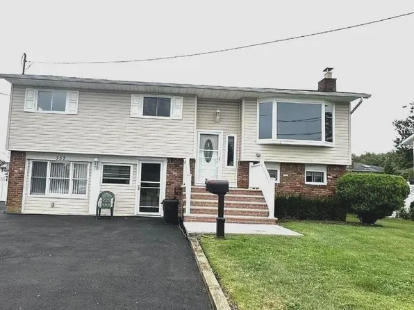 357 Idaho Street, Lindenhurst, NY 11757