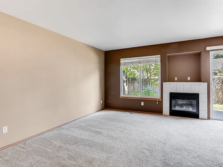 15979 SW Roth Dr — Photo 3